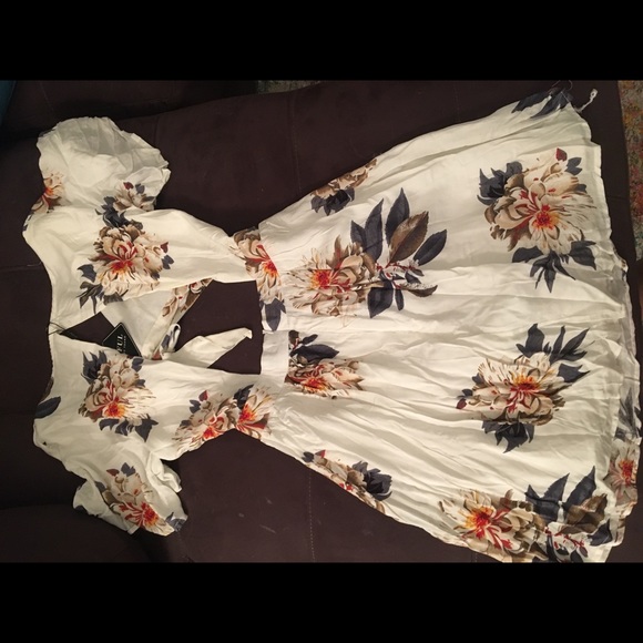 Dress - Picture 2 of 3